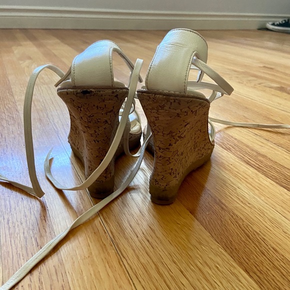 Max Azria platform sandals - Picture 4 of 5